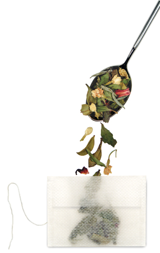 tea-pocket-spoon-tealeaves